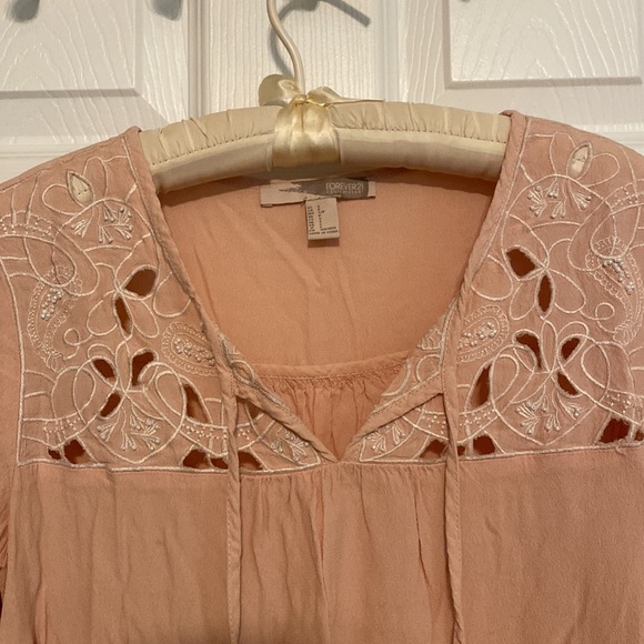 Beautiful top! - Picture 2 of 7